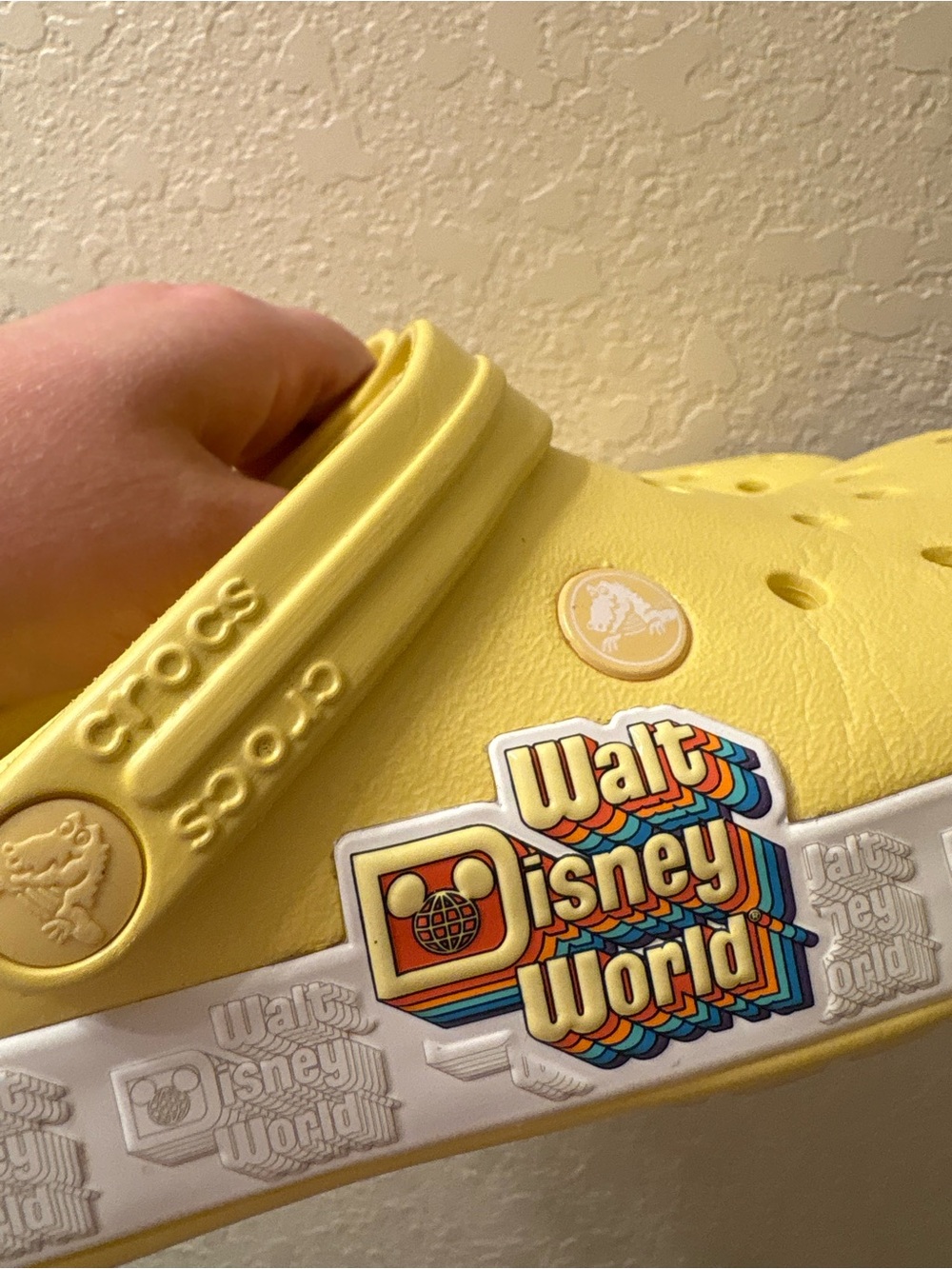 CROCS x Walt Disney World EXCLUSIVE Adult Yellow Clog Mens 8 (or women’s 10) - Picture 6 of 7